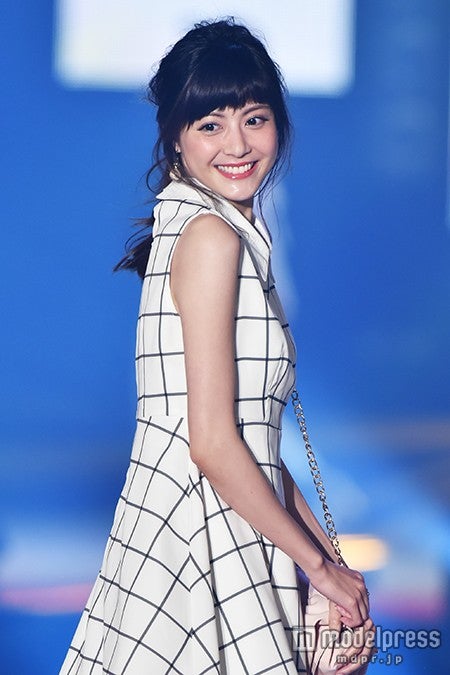 佐藤栞里 新婚 佐藤ありさをサプライズ祝福 姉妹 の絆に感動広がる モデルプレス