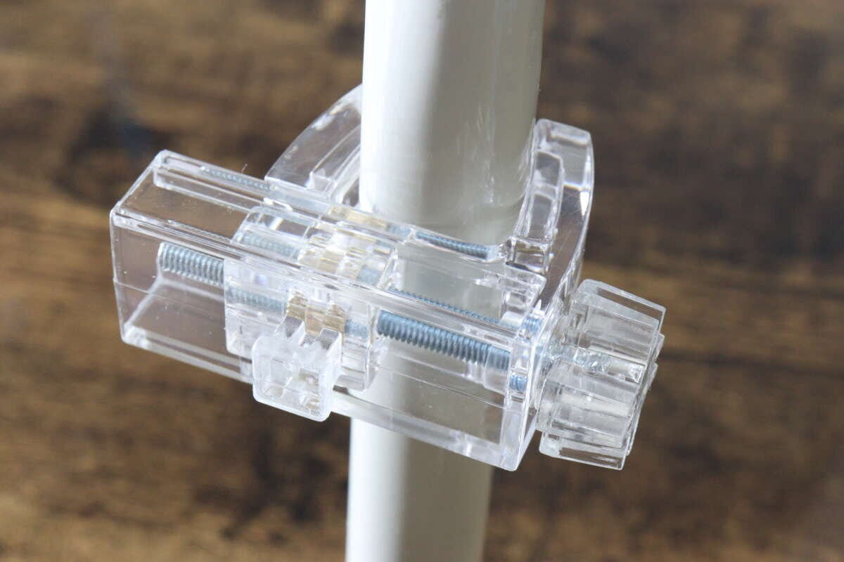 丸パイプ用はさんで取り付けフック　取り付け