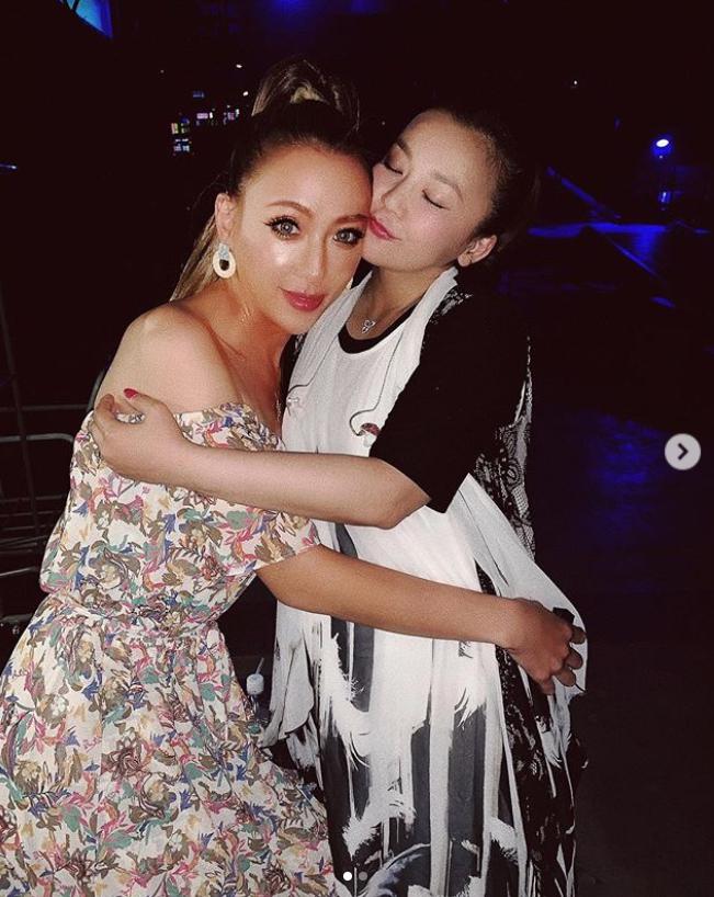 GENKING、妊娠6ヶ月の華原朋美とハグ　舞台裏を明かす