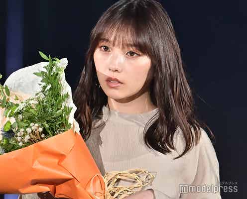 乃木坂46与田祐希、海でのキャミワンピ姿公開 大胆肌見せスタイルに「写真集撮影かと」「天使降臨」反響続々