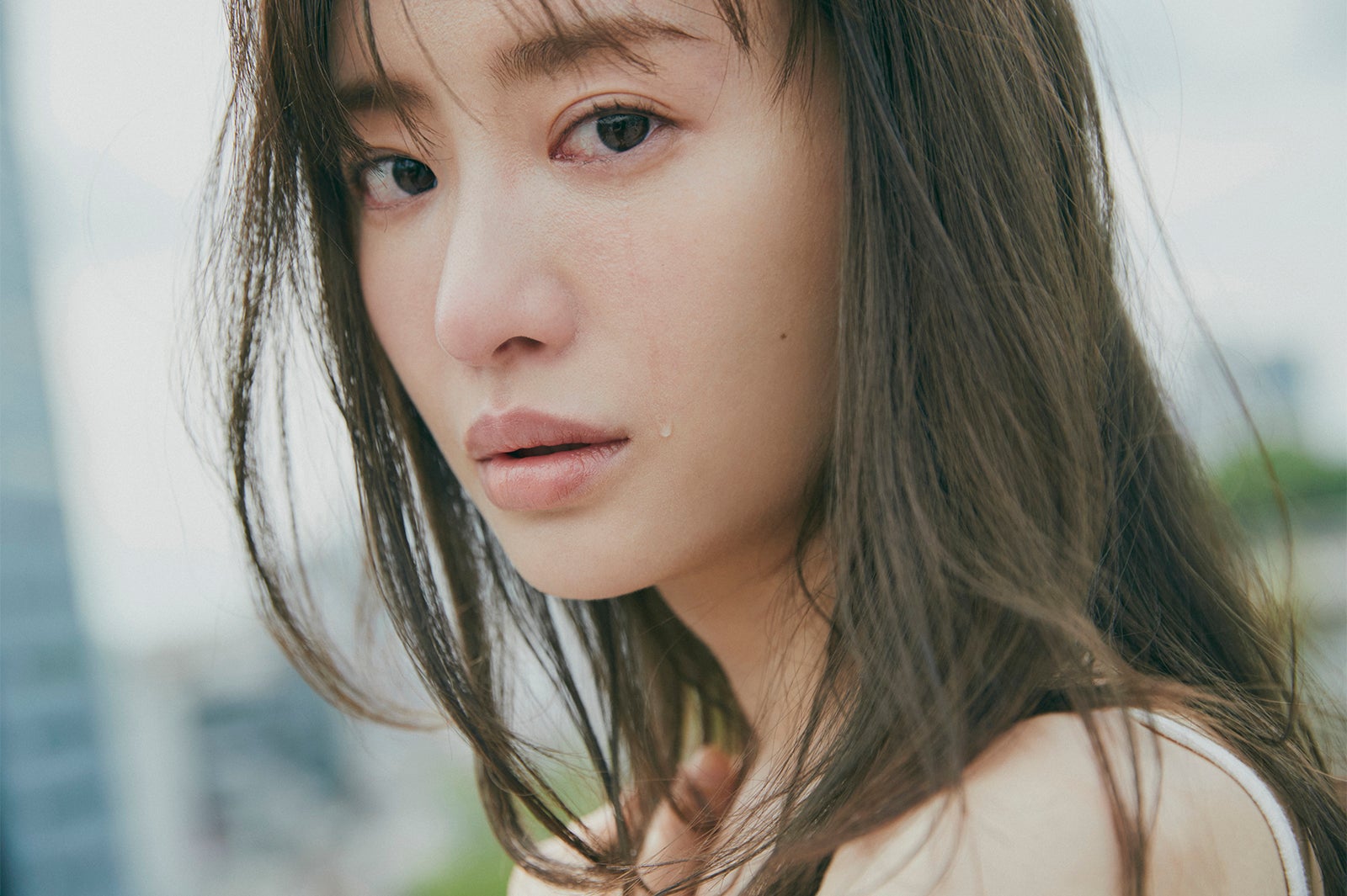 松本まりか、大粒の涙こぼす「隠したかった自分を引きずり出す」新連載スタート