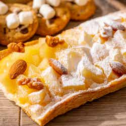 タータンチェックのクリスマス・スイーツビュッフェ/画像提供:コンラッド東京