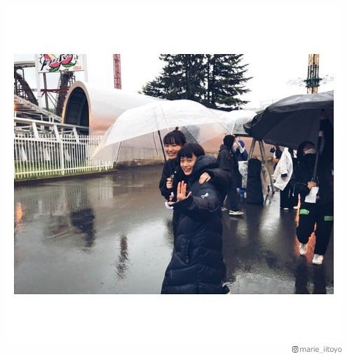 飯豊まりえ＆杉咲花のラブラブ2ショットを中川大志が激写