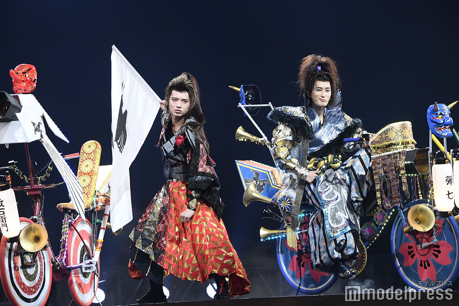 表情豊かに堂々とした出で立ちを見せた井上瑞稀、男気溢れる荒れくれ者集団のリーダーを力強く演じた橋本涼「劇走江戸鴉～チャリンコ傾奇組～」ゲネプロ（C）モデルプレス