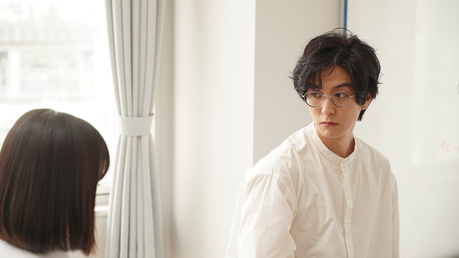 豊嶋花、稲葉友／「みなと商事コインランドリー」第9話より（C）缶爪さわ・椿ゆず／KADOKAWA／「みなと商事コインランドリー」製作委員会