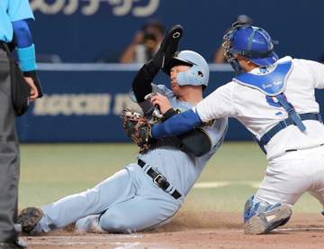 阪神 拙守拙攻で零敗 2位巨人と1.5差に 藤川監督「またチームを立て直して明日に向かう」