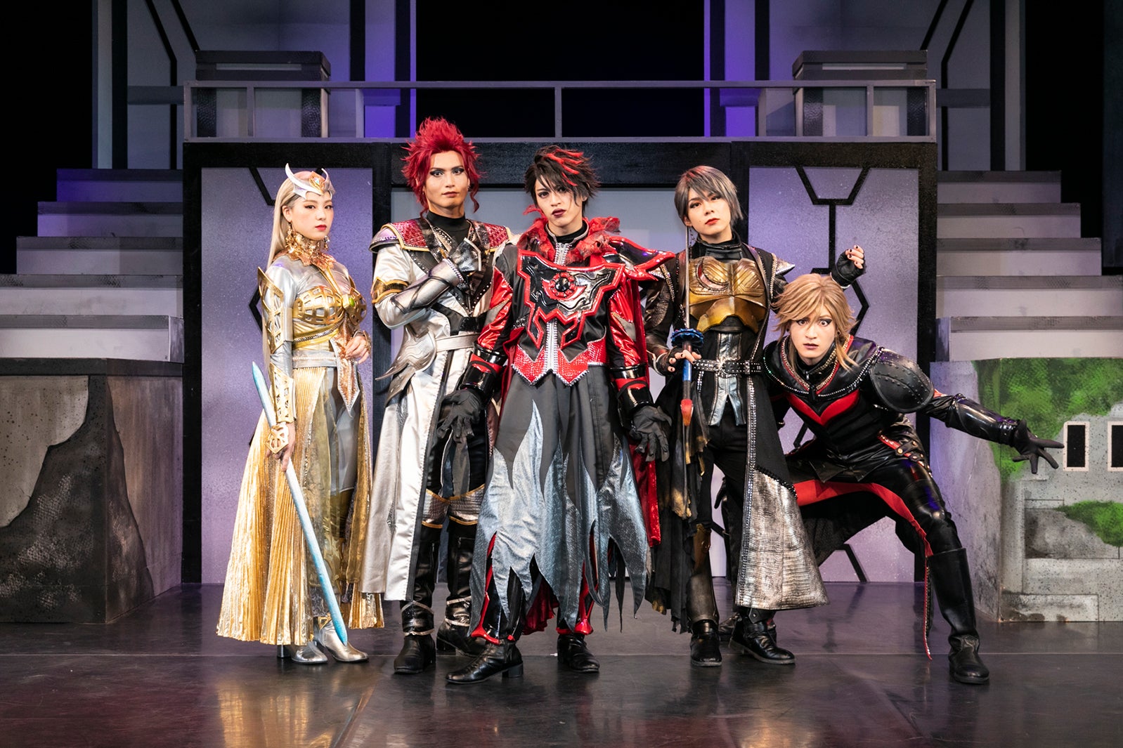 相楽伊織、友常勇気、石渡真修、上仁樹、神里優希（C）円谷プロ（C）DHL製作委員会