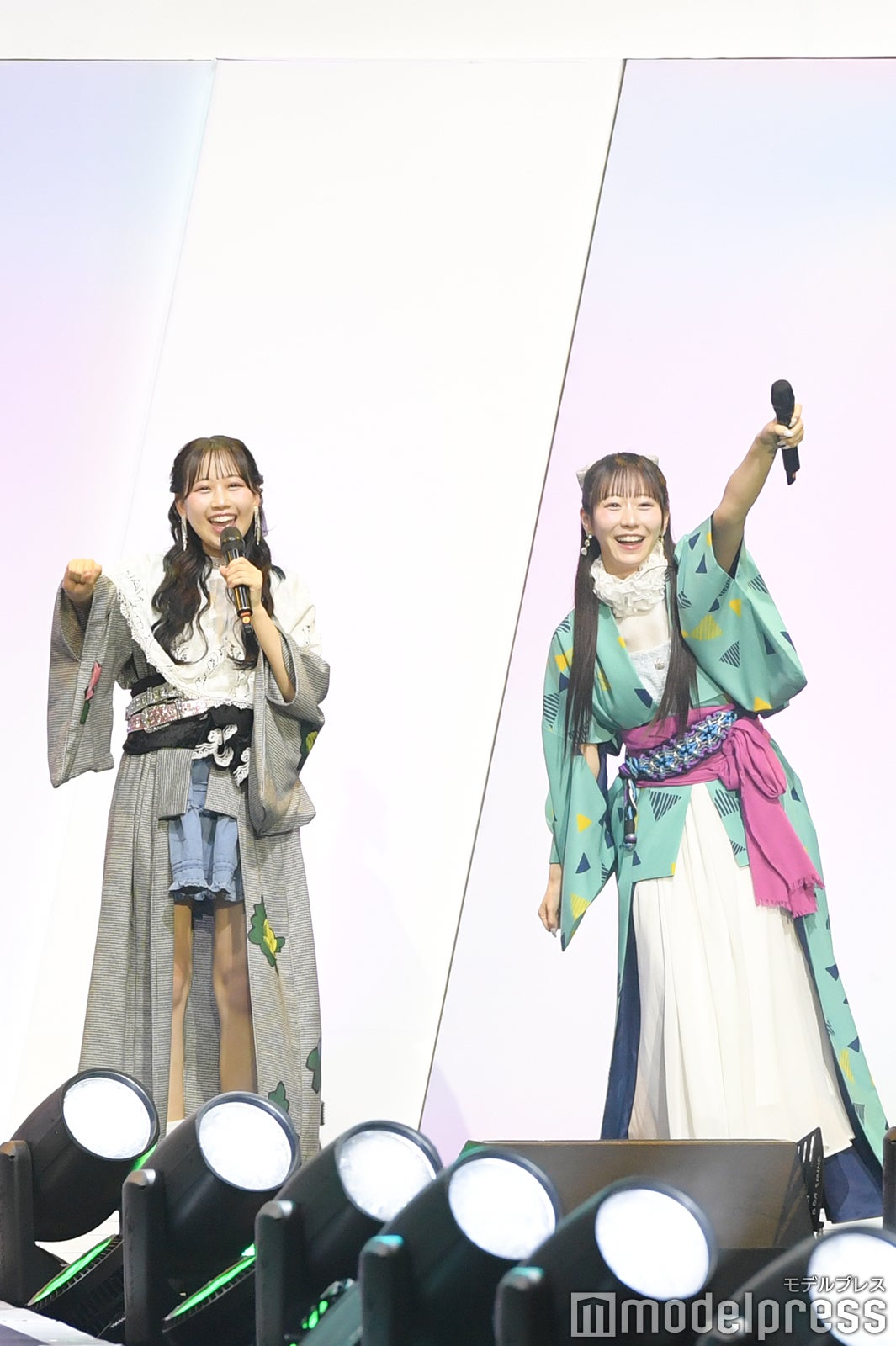 松本かれん、真中まな（C）モデルプレス