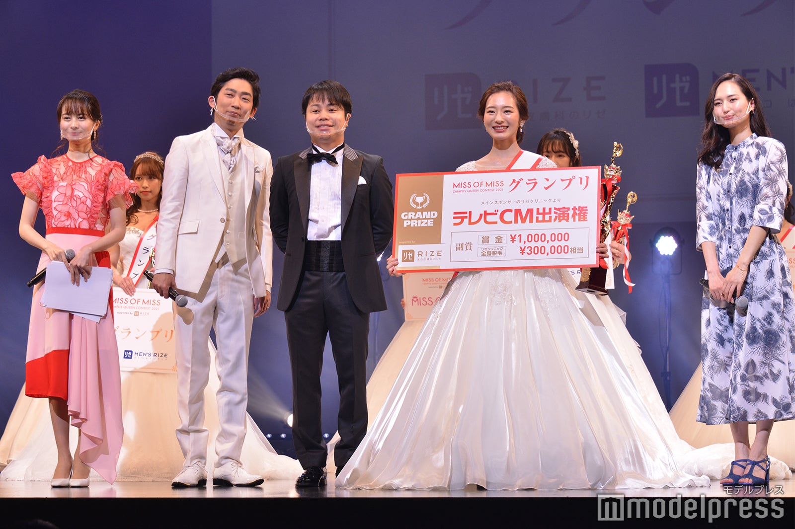 高見侑里アナウンサー、石田明、井上裕介、神谷明采さん、山賀琴子（C）モデルプレス