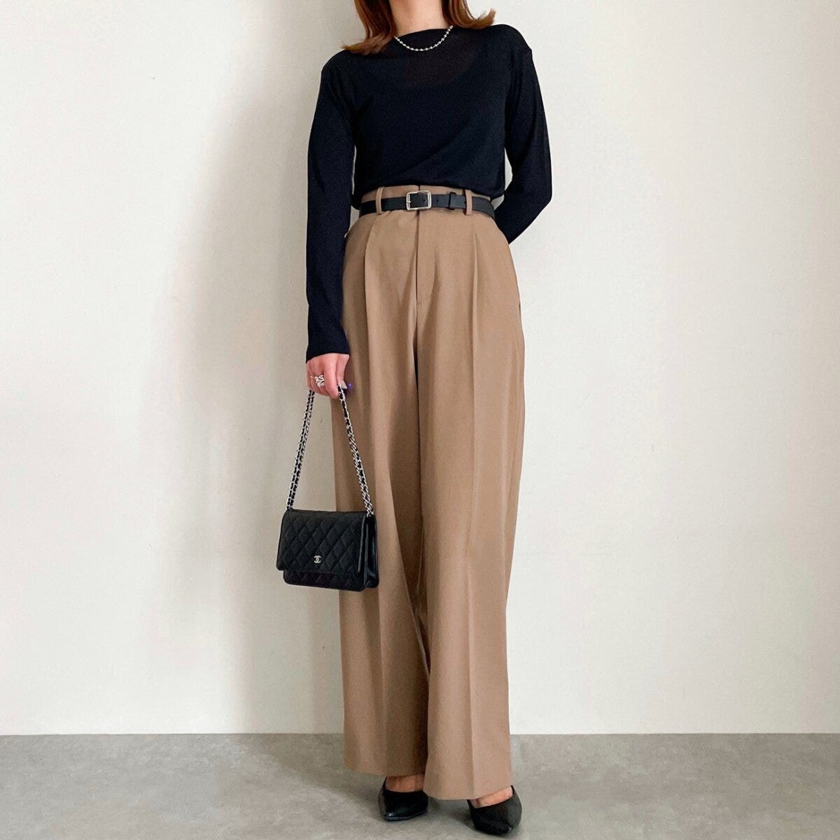 cocaシアージョーゼット長袖トップスとタックワイドパンツコーデ