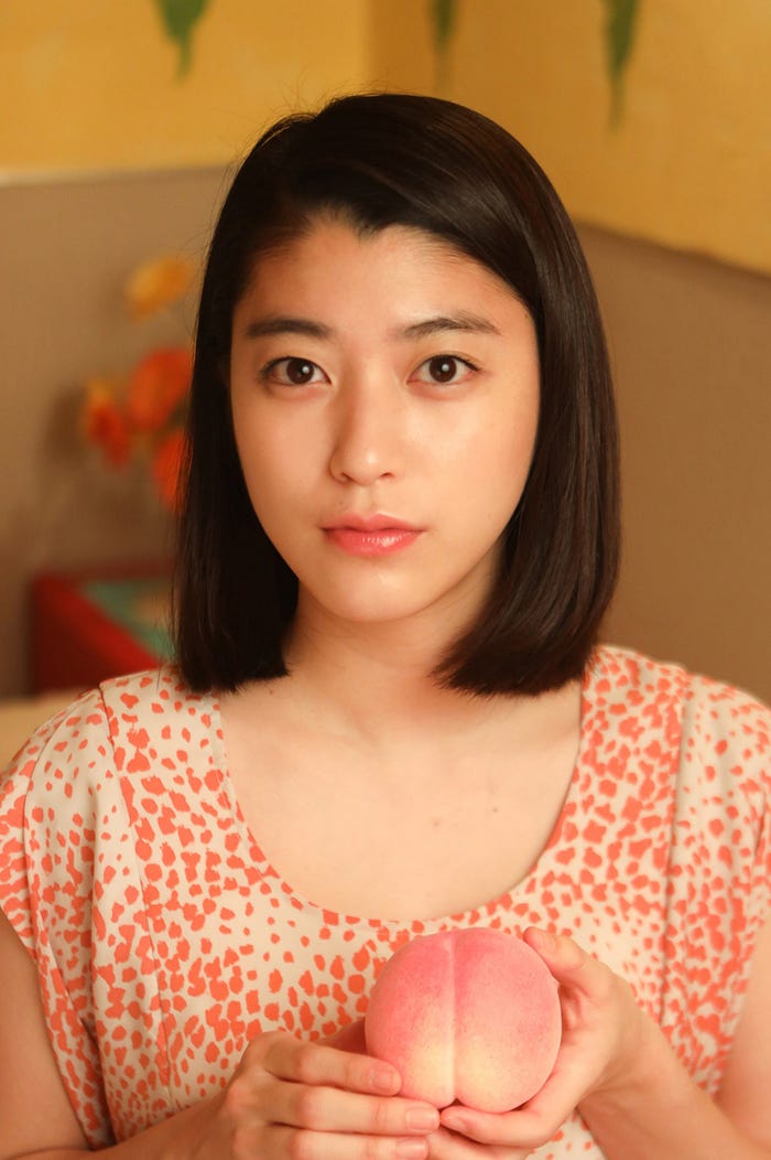 成海璃子 (C)鈴木良雄・小学館/「フルーツ宅配便」製作委員会