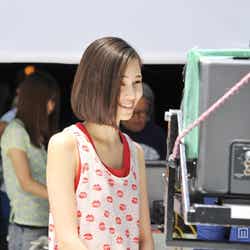 水原希子/ICEカップヌードル新CM「氷入れすぎた」篇メイキングカットより