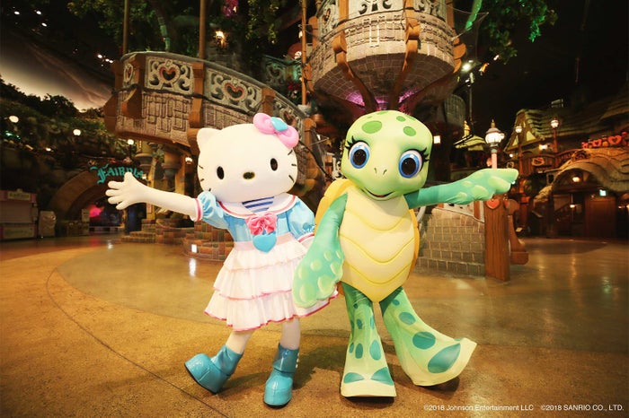 ホヌ・バイ・ザ・シー in サンリオピューロランド／画像提供：コンフェティ合同会社