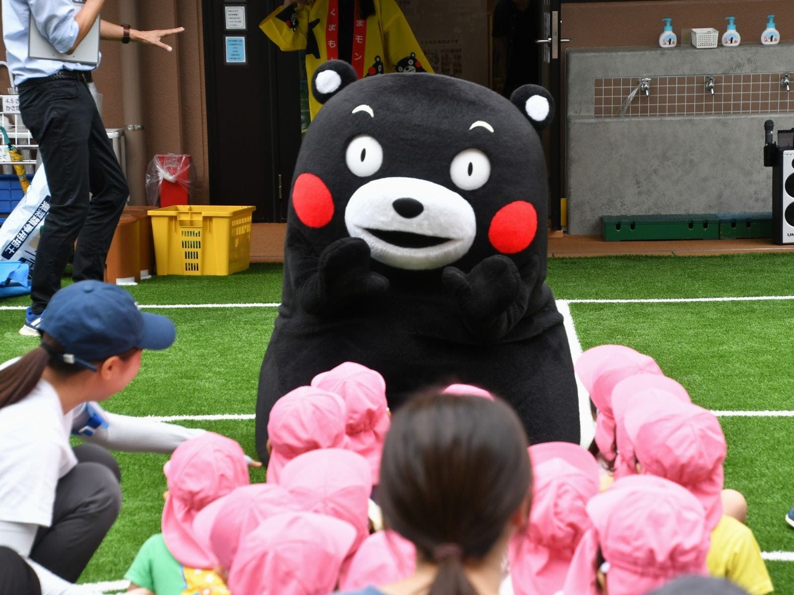 子どもたちにもやっぱり大人気!=6月12日、東京都文京区