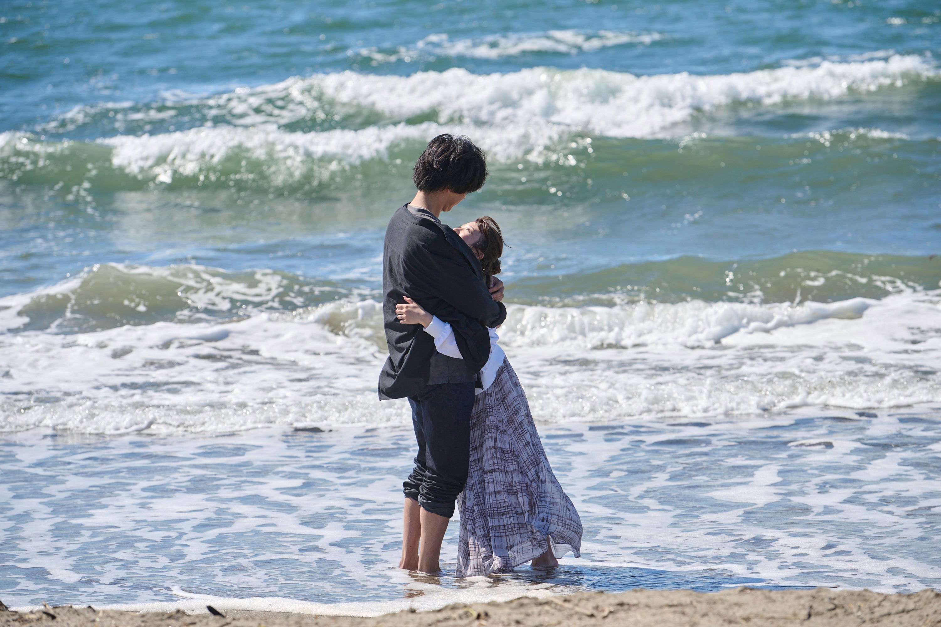 18歳、新妻、不倫します。 第5話＞煌＆明花、旅先で初の“一夜