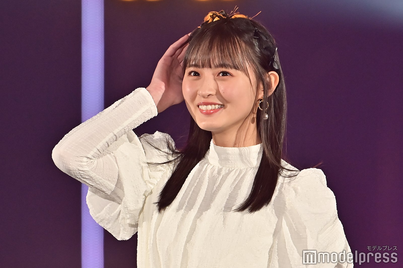 乃木坂46遠藤さくら、振り向き笑顔にキュン 白ワンピで可憐に登場＜TGC ...