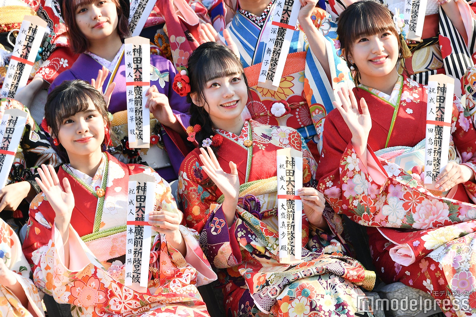 本間日陽、大盛真歩、田島芽瑠（C）モデルプレス