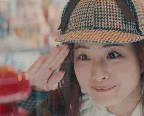 石原さとみ“聖地”で発見 怪獣と触れ合う