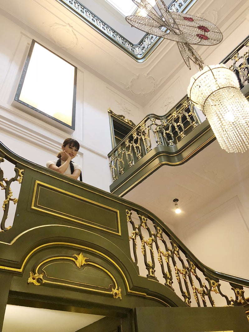 階段の装飾が見事！@yuka_matsubayashi