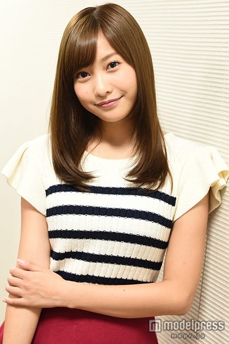 モデルプレスのインタビューに応じた、佐野ひなこ