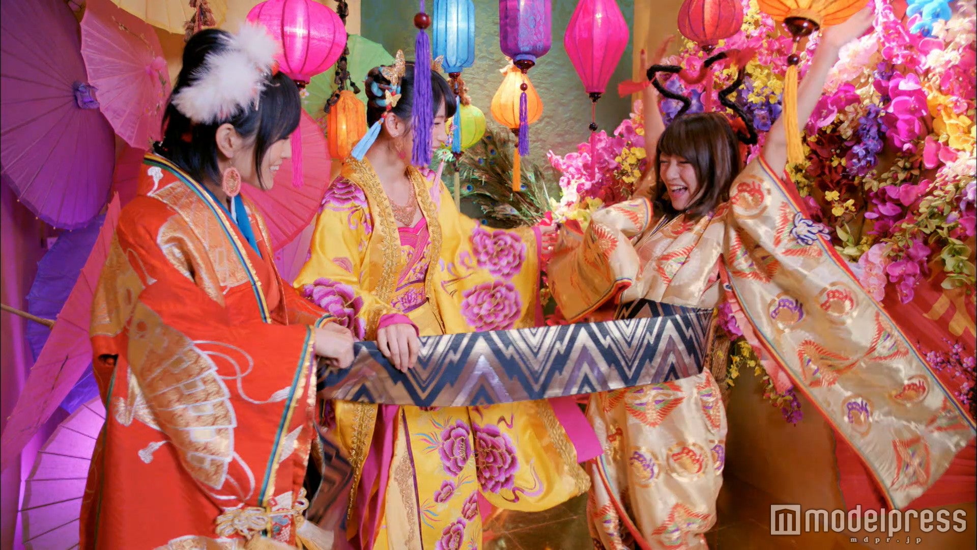 AKB48「君はメロディー」MVより（C）AKS／キングレコード