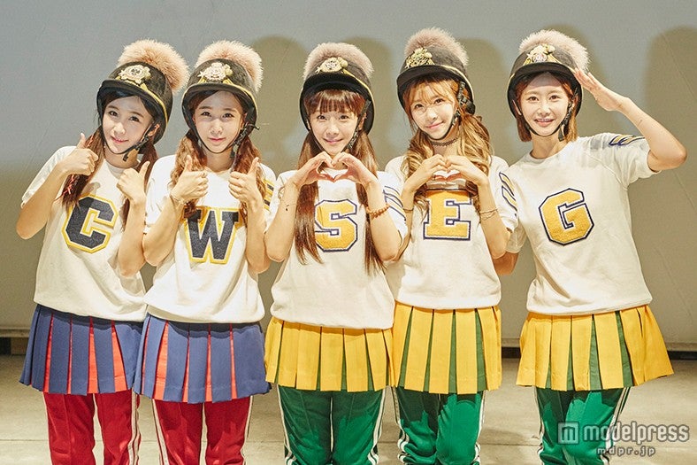 “直列5気筒ダンス”CRAYON POP、日本デビュー　目標は「東京ドーム単独ライブ」