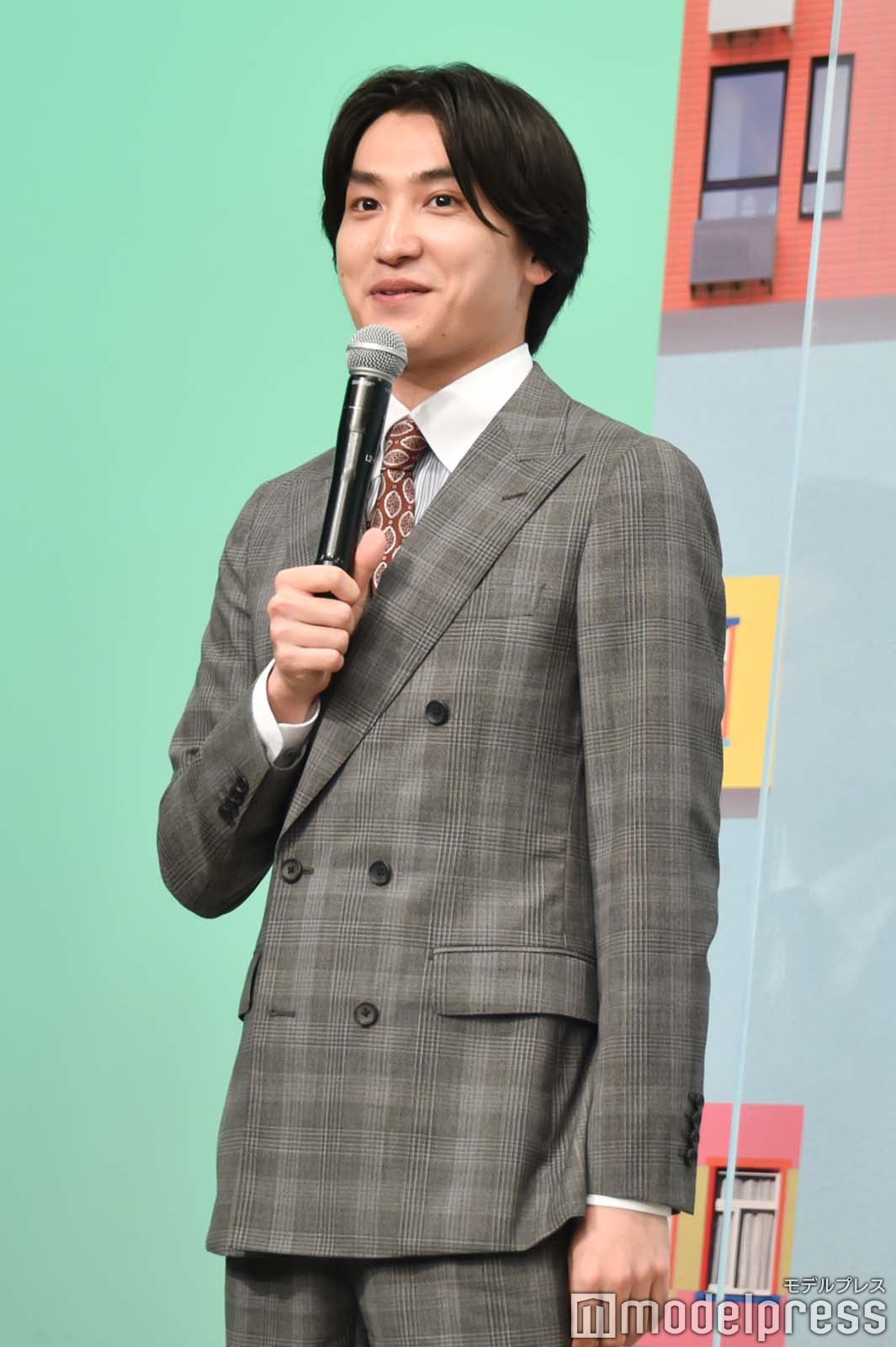 波瑠＆間宮祥太朗のムチャブリで突然最後の挨拶を担当することになった金子大地 （C）モデルプレス