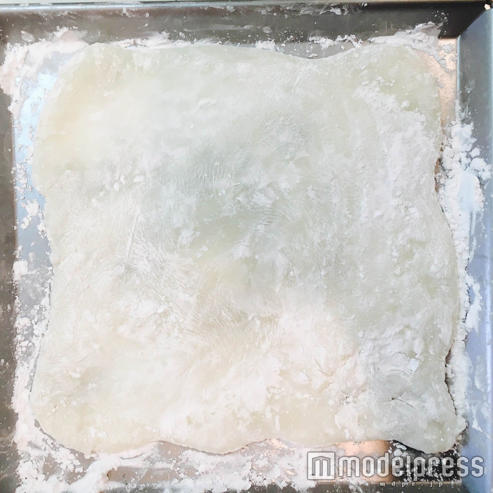 バットに伸ばして…／画像提供：柏原歩