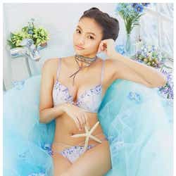 モデルプレス - “驚異の10頭身”で美ボディ世界一の香川沙耶、ランジェリーショット公開