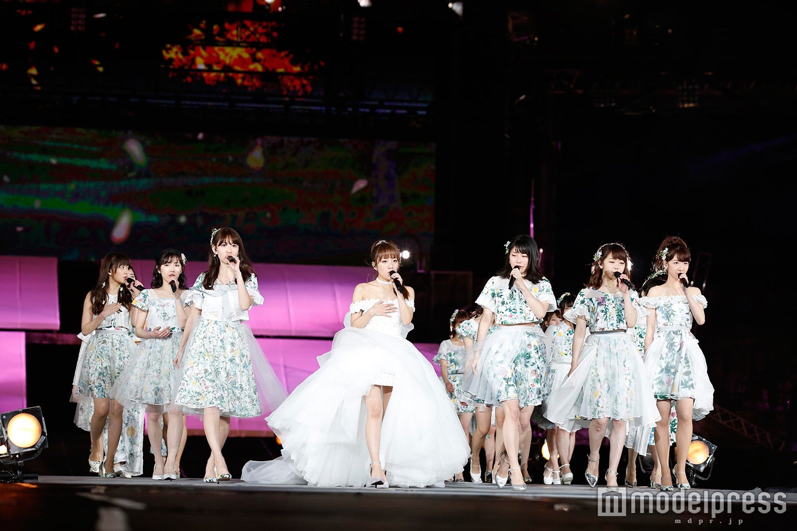 高橋みなみ 努力は必ず報われる 卒業後も証明誓う 31曲全曲センター ライブレポ セットリスト モデルプレス 高橋みなみ 努力は必ず報われる 卒業後も証明誓う 31曲全曲センター ライブレポ セットリスト モデルプレス