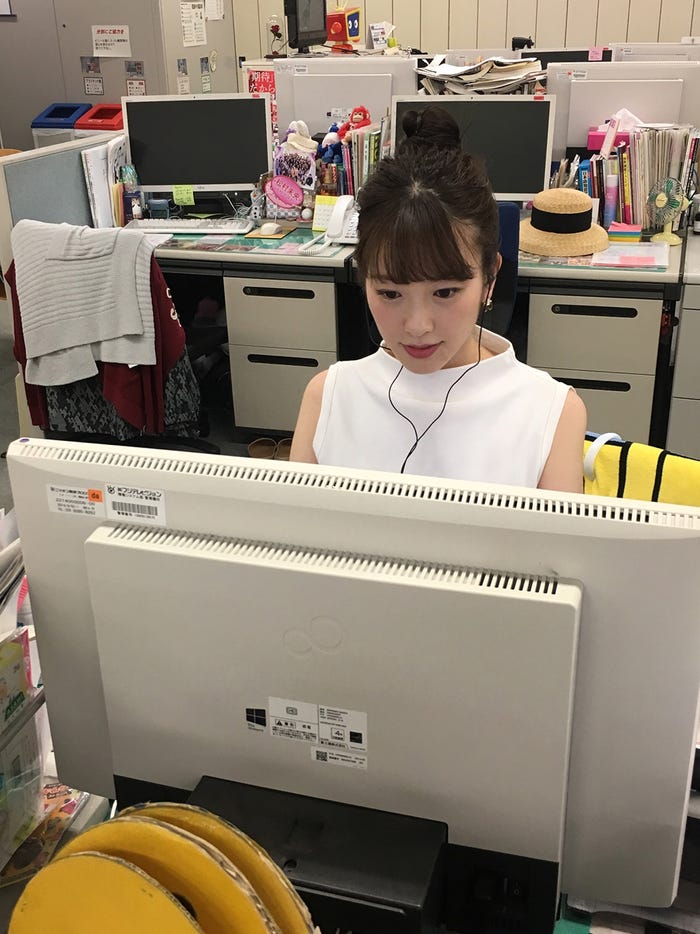 映画やドラマを観たり、本を読んだり、事前準備します。 (提供写真)