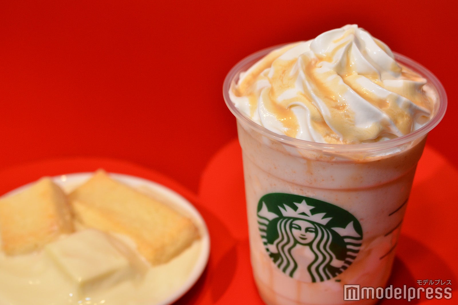 ベイクド＆クリーミー 生ホワイトチョコレート フラぺチーノ（C）モデルプレス