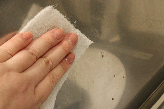 ダイソー シートたわし ダイソーのシートたわしは油汚れに強い