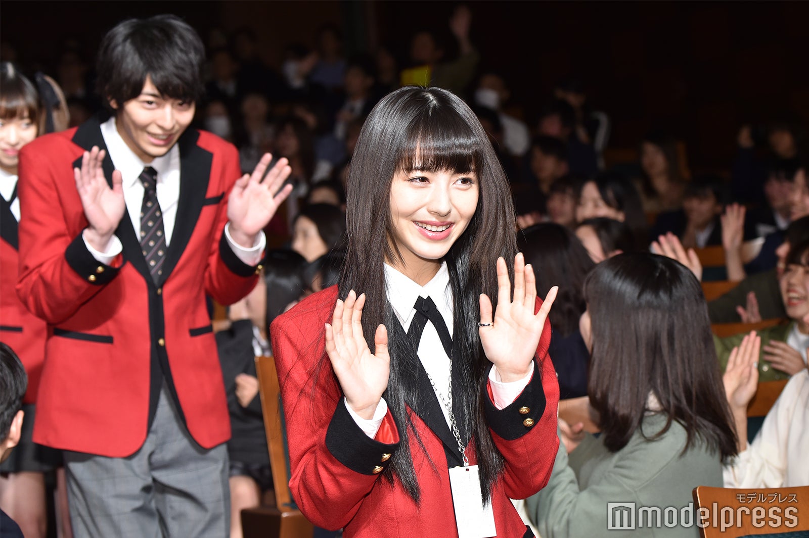 高杉真宙、浜辺美波 （C）モデルプレス