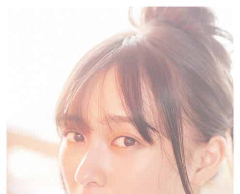 乃木坂46鈴木絢音、1st写真集タイトルは「光の角度」“アンニュイな表情”表紙解禁
