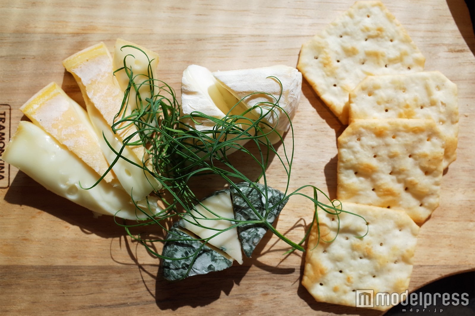 試食会で勝ち残ったチーズの盛り合わせ￥1,300（C）モデルプレス