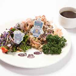 一松×ニャニィニュニェニョン ニェこまんま風海鮮バターライス¥1,480(税抜)(C)1976,1979,1984,1988,1996,2017 SANRIO CO.,LTD.