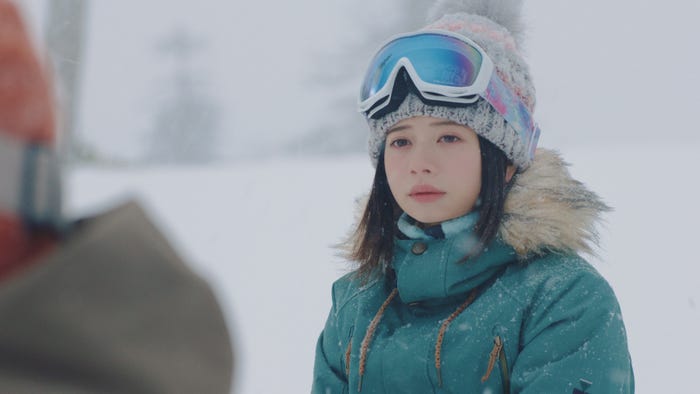 桜田ひより「雪よ、推してくれ。」篇より(提供写真)