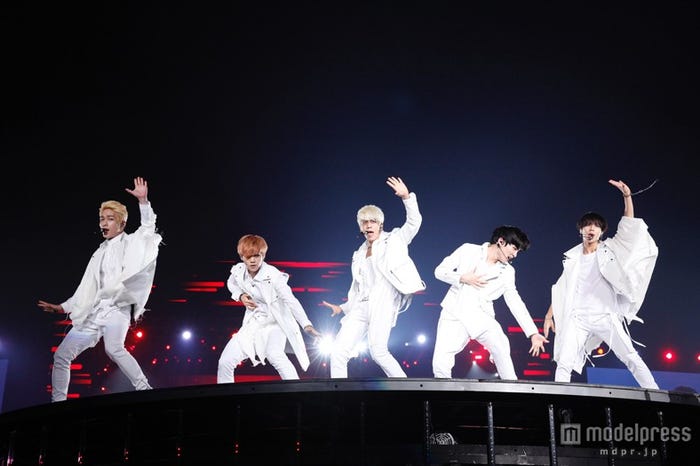 SHINee(オンユ、(ルハン(EXO))、ジョンヒョン、キー、テミン)