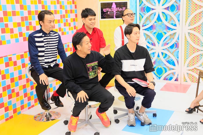 前列:はんにゃ(川島章良・金田哲)、後列:ななまがり(森下直人、初瀬悠太)、たかし(C)モデルプレス
