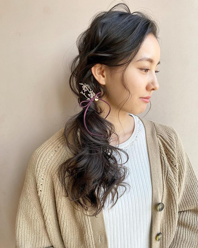 セミロングさんの簡単アレンジ集 大人女性向けのすぐ出来るヘアセットまとめ モデルプレス