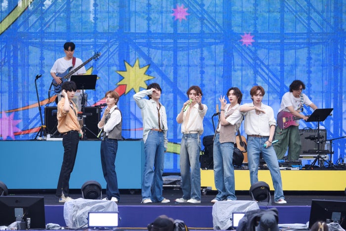 BOYNEXTDOOR、昼夜で見せたギャップ ハグにお姫様だっこ…仲良しぶりにファン悶絶【Weverse Con Festival】