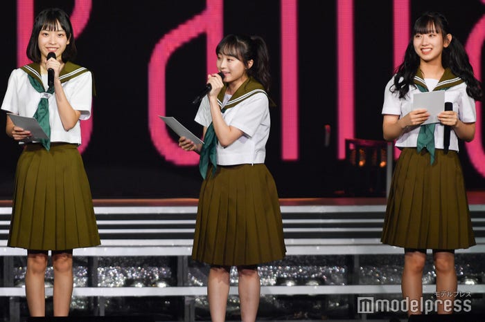 左が坂川陽香(C)モデルプレス