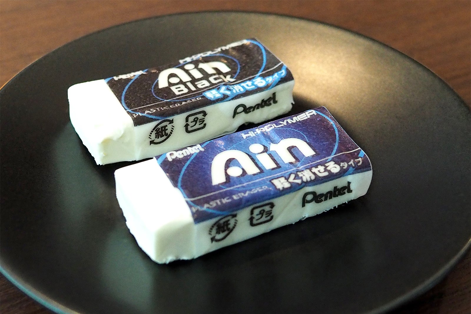 カラフルおつまみセット／消しゴム／画像提供：GINZA RAKUGAKI Cafe＆Bar by Pentel