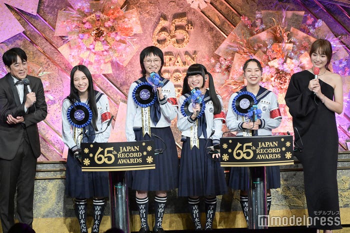 安住紳一郎、新しい学校のリーダーズ、川口春奈(C)モデルプレス