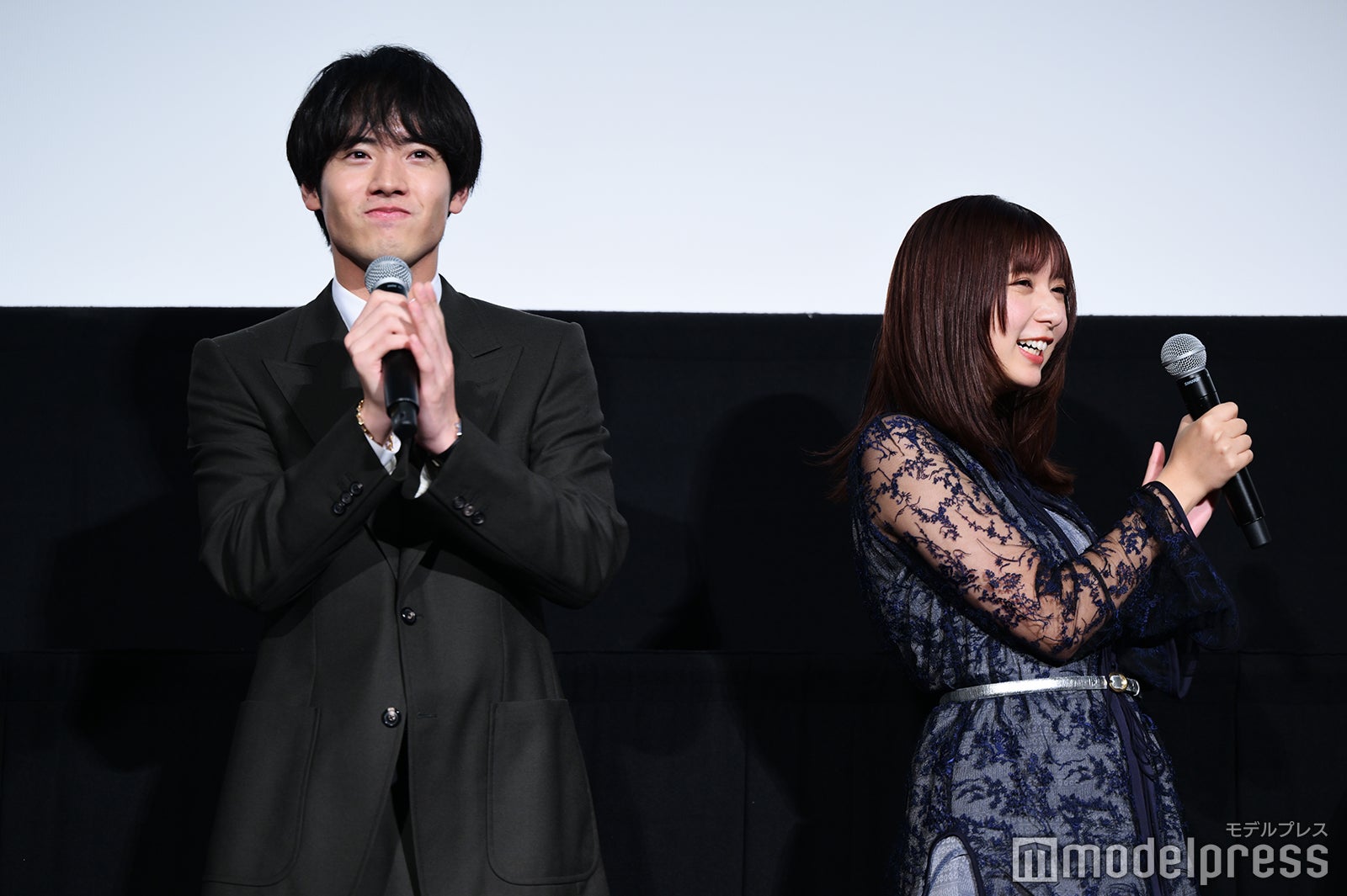赤楚衛二、上白石萌歌（C）モデルプレス