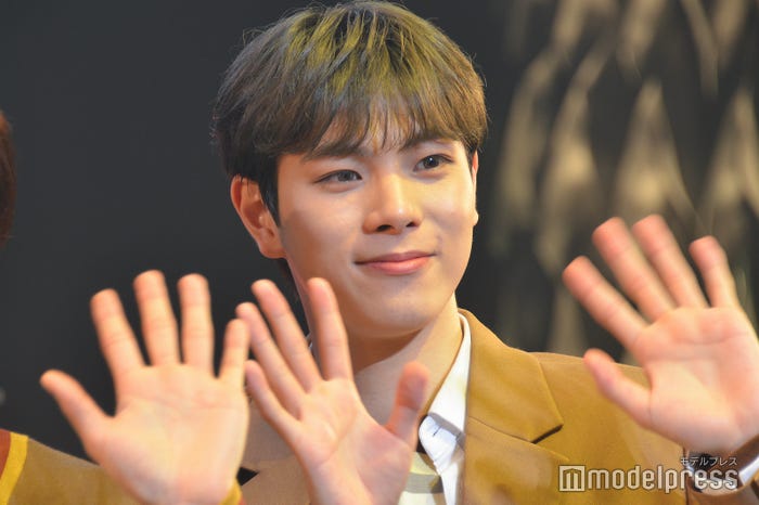 緊張しながらもしっかりと回答していた福田歩汰 (C)モデルプレス