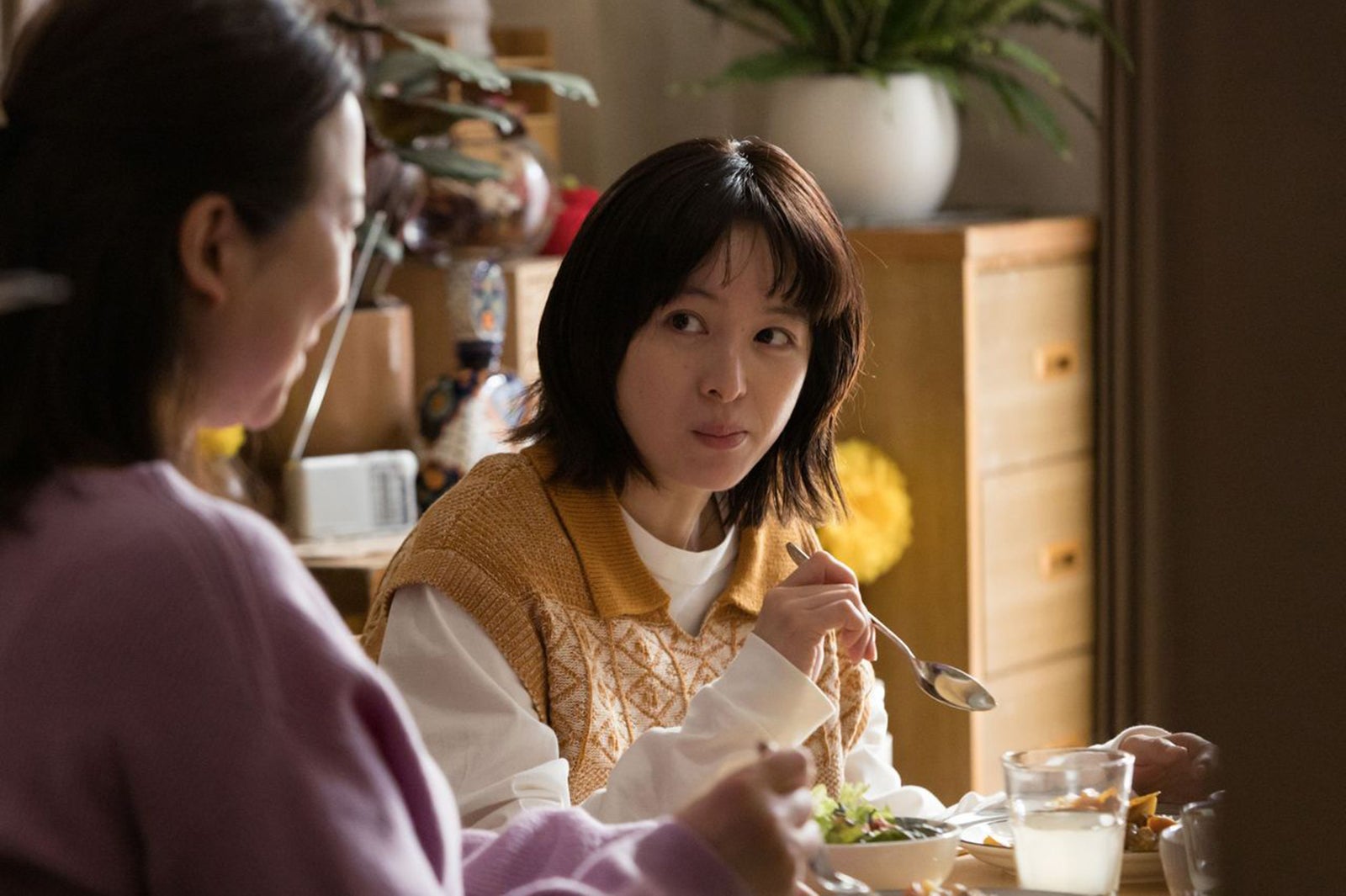 清野菜名「日曜の夜ぐらいは…」第4話より（C）ABCテレビ