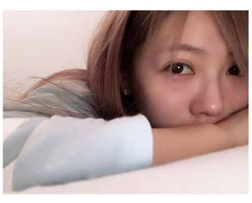 鈴木あや“ベッドの中”からすっぴん公開「ナチュラルなのも可愛い」と反響