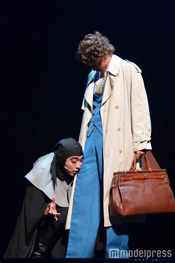 フレデリック(小栗旬)とアイゴール(賀来賢人)(C)モデルプレス